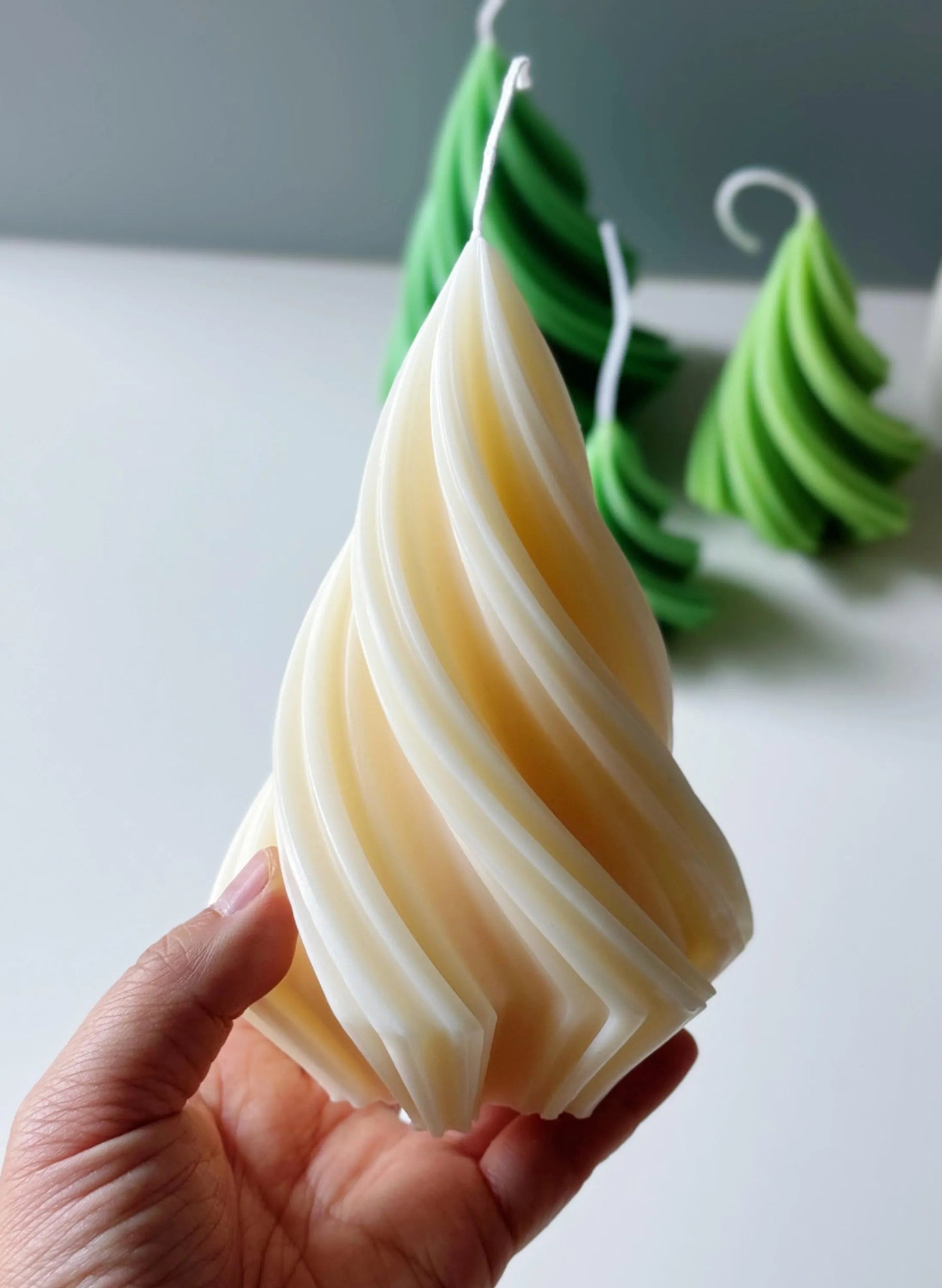 Modern Swirling Christmas Tree Candles