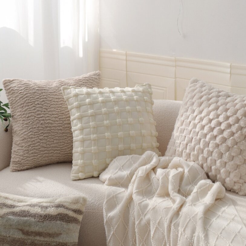 Luxurious Geometric Patterned Decorative Throw Pillow Set of 2 - 18"x18" optional of inserts