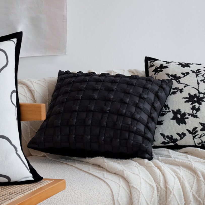 Luxurious Geometric Patterned Decorative Throw Pillow Set of 2 - 18"x18" optional of inserts